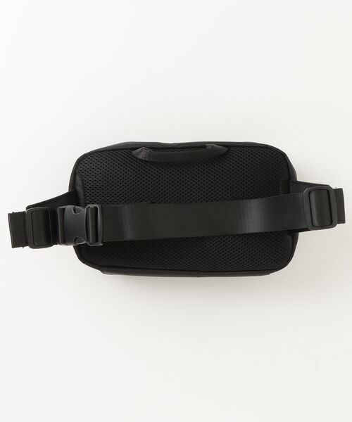 OMCC（オーエムシーシー）の「Gadget Pack（ボディバッグ/ウエストポーチ・メンズ・オリーブ/サンドベージュ・ONE SIZE）」の3枚目の写真