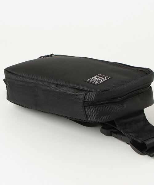 OMCC（オーエムシーシー）の「Gadget Pack（ボディバッグ/ウエストポーチ・メンズ・オリーブ/サンドベージュ・ONE SIZE）」の4枚目の写真