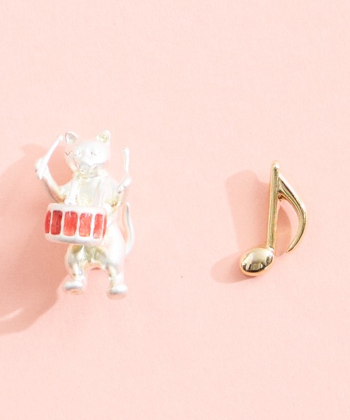 gargle(ガーグル)の「gargle ガーグル:MUSICシリーズ ネコの音楽隊2 猫 バイオリン タンバリン ピアス(ピアス(両耳用)・レディース・シルバー/ブラック・FREE)」の1枚目の写真