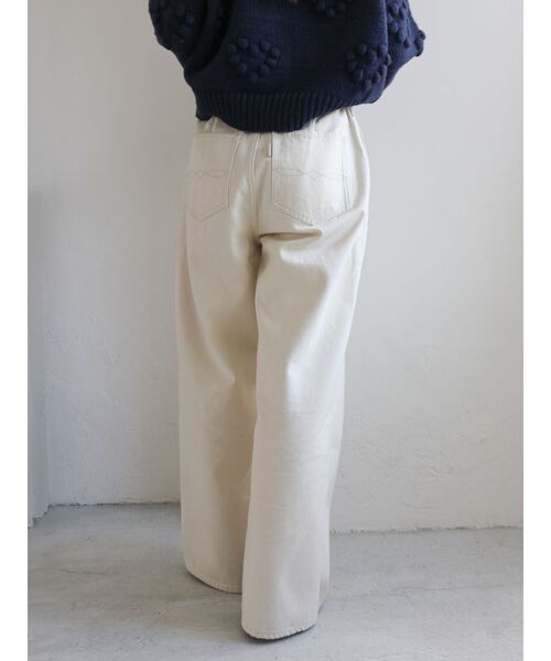 Ungrid(アングリッド)の「【WEB限定】ボタンデザインハイウエストストレートデニム(デニムパンツ・レディース・ブルー/アイボリー・25inch/24inch/23inch/26inch)」の15枚目の写真