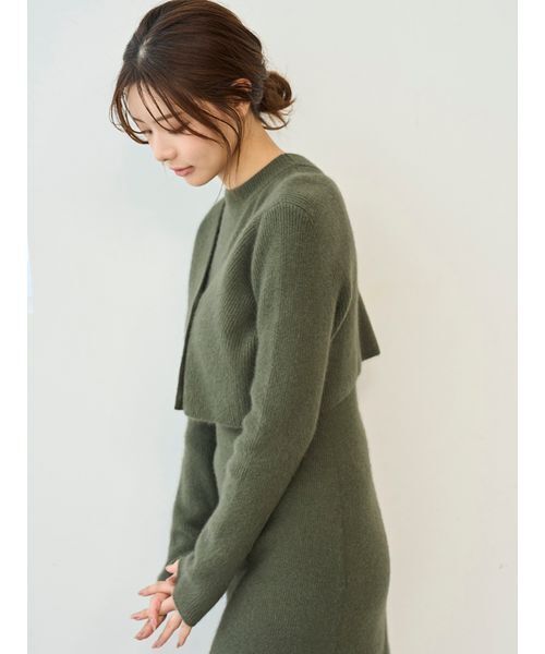 SNIDEL(スナイデル)の「ラクーン畦ショートカーディガン(カーディガン/ボレロ・レディース・ピンク/チャコールグレー/カーキ・F)」の13枚目の写真