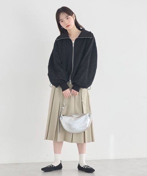 earth music&ecology（アースミュージックアンドエコロジー）の「ハーフムーンバッグ（ハンドバッグ・レディース・シルバー/ブラック・FREE）」の14枚目の写真