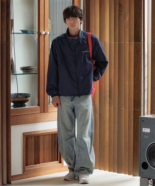 ALAND（エーランド）の「【UNISEX】 ALAND×INAPSQUARE／ファスナートラックジャケット（ナイロンジャケット・レディース・ブラック/ネイビー・LARGE/SMALL）」の8枚目の写真