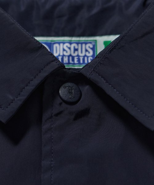 DISCUS ATHLETIC(ディスカス アスレチック)の「レターロゴコーチジャケットネイビー(ナイロンジャケット・メンズ・その他・MEDIUM/SMALL/LARGE)」の6枚目の写真