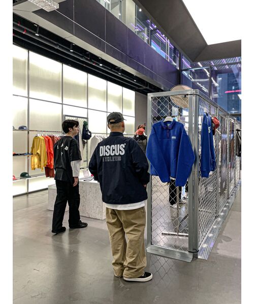 DISCUS ATHLETIC(ディスカス アスレチック)の「レターロゴコーチジャケットネイビー(ナイロンジャケット・メンズ・その他・MEDIUM/SMALL/LARGE)」の13枚目の写真