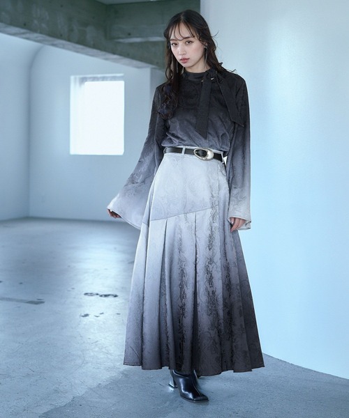 HARE（ハレ）の「グラデーションジャガードボウタイシャツ(HARE)（シャツ/ブラウス・レディース・パープル/ブラック・FREE）」の5枚目の写真