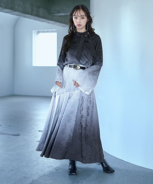 HARE（ハレ）の「グラデーションジャガードボウタイシャツ(HARE)（シャツ/ブラウス・レディース・パープル/ブラック・FREE）」の3枚目の写真