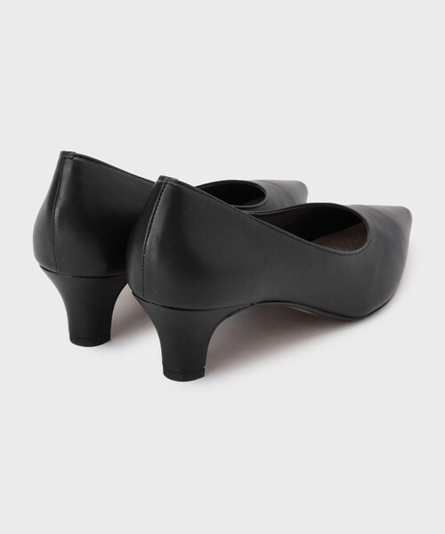 INDIVI（インディヴィ）の「【ラム革／美脚／通勤】レザーパンプス（パンプス・レディース・ライトベージュ/ブラック・45/40/35/30/25/20）」の8枚目の写真