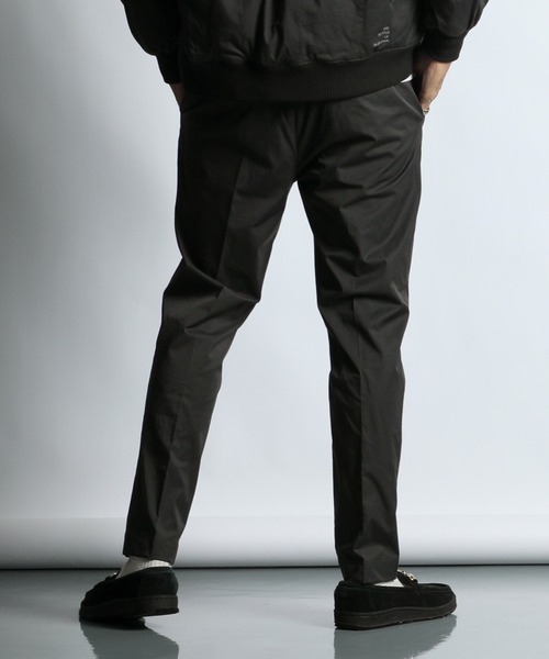 The DUFFER of ST.GEORGE(ザダファーオブセントジョージ)の「N/C SLIM EASY SLACKS:コットンナイロン スリム イージースラックス(スラックス・メンズ・ブラック/ネイビー・SMALL/MEDIUM/LARGE/X-LARGE)」の8枚目の写真