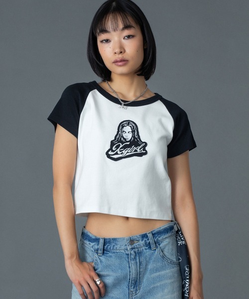 X-girl（エックスガール）の「FACE EMBROIDERED PATCH RAGLAN S/S BABY TEE（Tシャツ/カットソー・レディース・ホワイト/ライトグリーン/チャコール・S/M）」の2枚目の写真