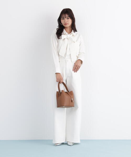 PINKY&DIANNE(ピンキーアンドダイアン)の「◆ネックリボンデニムシャツ(シャツ/ブラウス・レディース・ホワイト/ネイビー・38)」の6枚目の写真