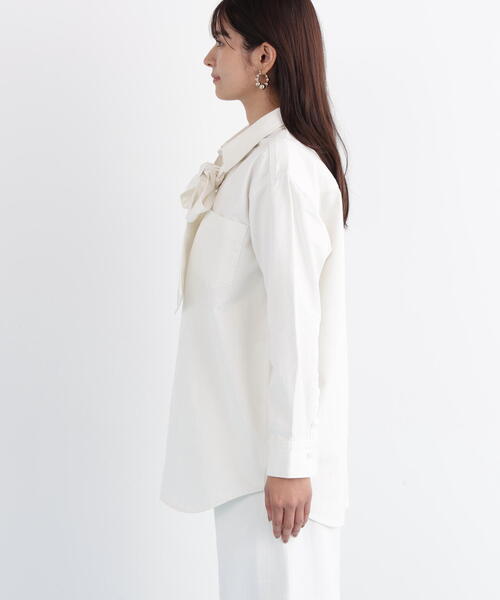 PINKY&DIANNE(ピンキーアンドダイアン)の「◆ネックリボンデニムシャツ(シャツ/ブラウス・レディース・ホワイト/ネイビー・38)」の9枚目の写真