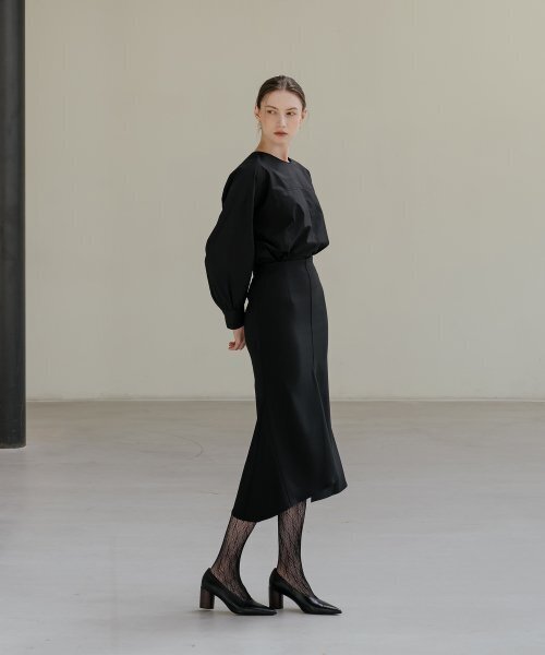 YOUNESS（ユニス）の「Tina Black Essential Shirt（シャツ/ブラウス・レディース・その他・FREE）」の2枚目の写真