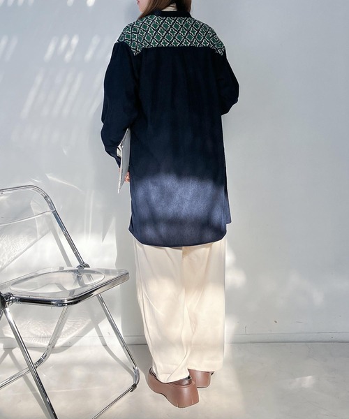 AS KNOW AS plus(アズノゥアズプラス)の「♪コーデュロイとオルテガ柄切り替えチュニック(ワンピース・レディース・ブラック/グレー/ネイビー・FREE)」の17枚目の写真