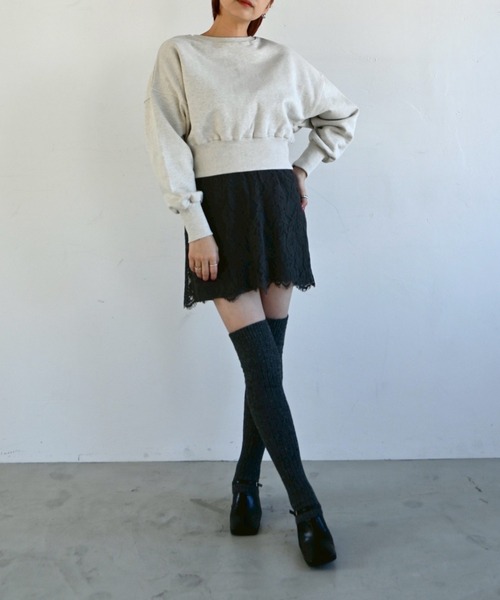 WILLFULLY(ウィルフリー)の「ring button short cropped sweat(スウェット・レディース・ブルー系その他/ピンク系その他/レモンイエロー/オートミール/ブラック・FREE)」の16枚目の写真