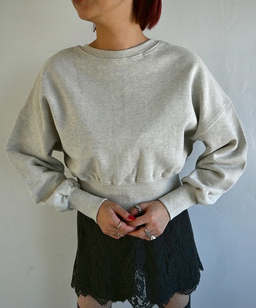 WILLFULLY(ウィルフリー)の「ring button short cropped sweat(スウェット・レディース・ブルー系その他/ピンク系その他/レモンイエロー/オートミール/ブラック・FREE)」の14枚目の写真