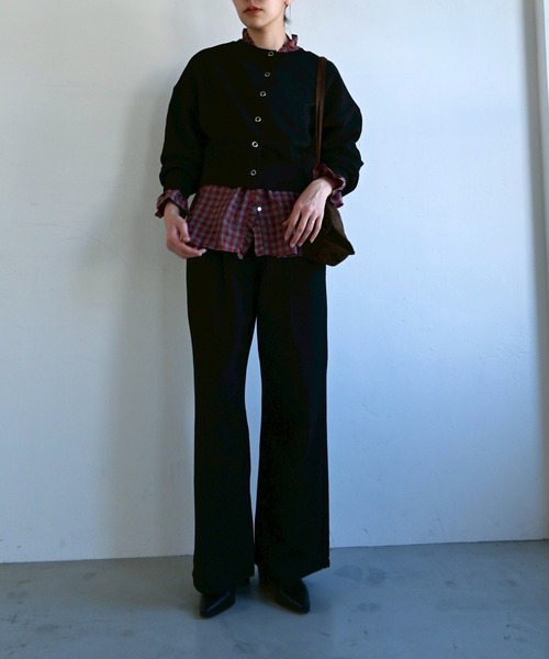 WILLFULLY(ウィルフリー)の「ring button short cropped sweat(スウェット・レディース・ブルー系その他/ピンク系その他/レモンイエロー/オートミール/ブラック・FREE)」の7枚目の写真
