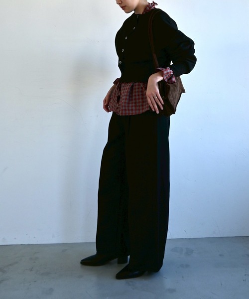 WILLFULLY(ウィルフリー)の「ring button short cropped sweat(スウェット・レディース・ブルー系その他/ピンク系その他/レモンイエロー/オートミール/ブラック・FREE)」の9枚目の写真