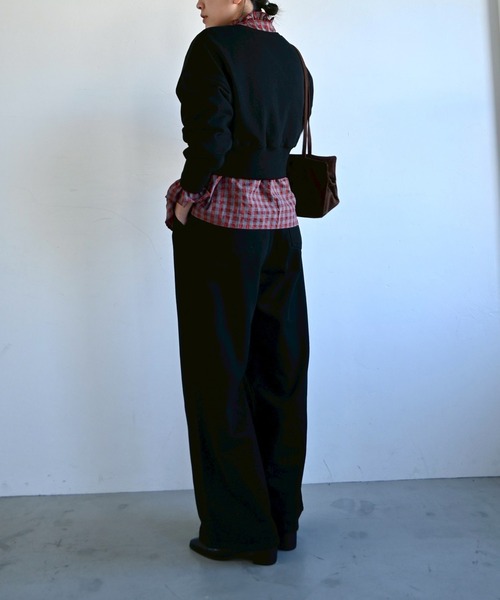 WILLFULLY(ウィルフリー)の「ring button short cropped sweat(スウェット・レディース・ブルー系その他/ピンク系その他/レモンイエロー/オートミール/ブラック・FREE)」の10枚目の写真