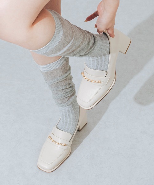 EVOL(イーボル)の「【美脚効果・クッション入り】スクエア6.5cmチェーンローファー JA4017(ローファー・レディース・ブラック/アイボリー・22.0cm/22.5cm/23.0cm/23.5cm/24.0cm/24.5cm/25.0cm)」の1枚目の写真