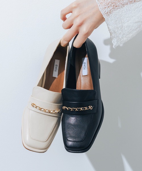 EVOL(イーボル)の「【美脚効果・クッション入り】スクエア6.5cmチェーンローファー JA4017(ローファー・レディース・ブラック/アイボリー・22.0cm/22.5cm/23.0cm/23.5cm/24.0cm/24.5cm/25.0cm)」の2枚目の写真