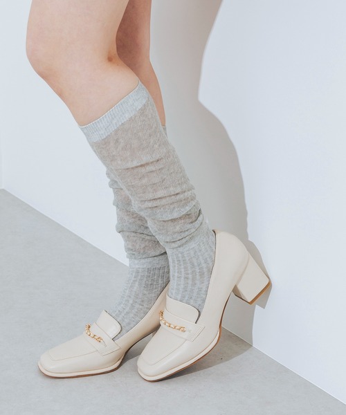 EVOL(イーボル)の「【美脚効果・クッション入り】スクエア6.5cmチェーンローファー JA4017(ローファー・レディース・ブラック/アイボリー・22.0cm/22.5cm/23.0cm/23.5cm/24.0cm/24.5cm/25.0cm)」の4枚目の写真