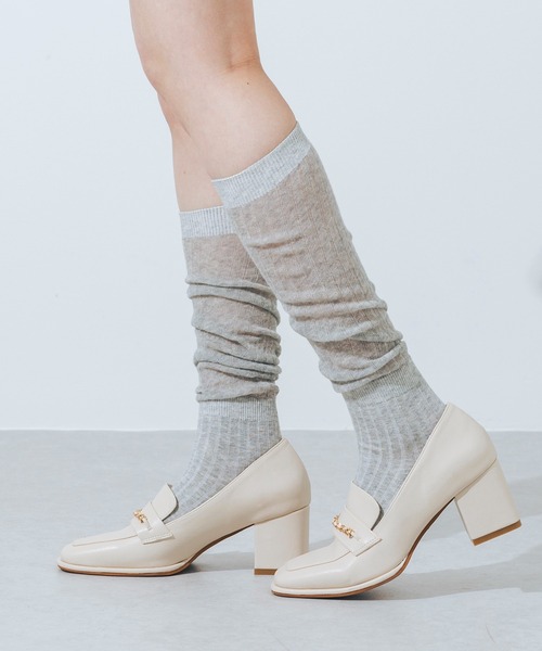 EVOL(イーボル)の「【美脚効果・クッション入り】スクエア6.5cmチェーンローファー JA4017(ローファー・レディース・ブラック/アイボリー・22.0cm/22.5cm/23.0cm/23.5cm/24.0cm/24.5cm/25.0cm)」の5枚目の写真