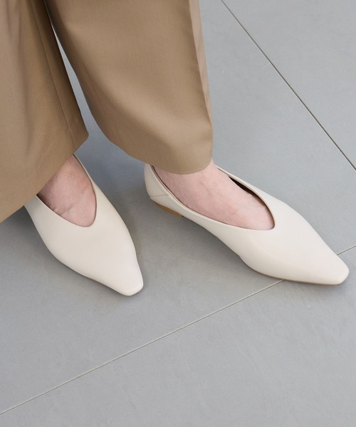 Mazell（マゼル）の「Mazell  / シープレザースクエアフラット【一部店舗限定カラー・サイズ】（パンプス・レディース・ブラック/モカ/ホワイト・39/38/37/36/35）」の16枚目の写真