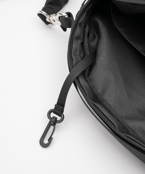 kaoyorinakami(カオヨリナカミ)の「cookie shoulderbag / クッキーショルダーバック(ショルダーバッグ・メンズ・カーキ/ブラック・FREE)」の3枚目の写真