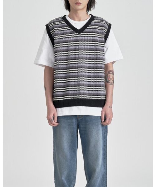 INEXCIS（イネクシス）の「Ethnic Knit Vest (Black)（ベスト・メンズ・その他・FREE）」の2枚目の写真