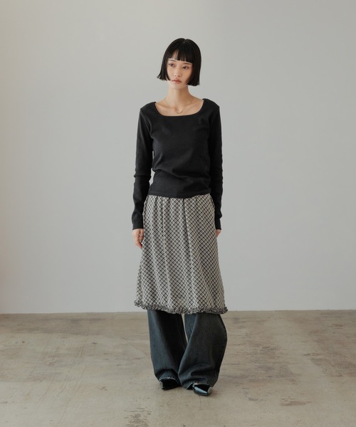 LOWRYS FARM(ローリーズファーム)の「リブタイトLS 638371(Tシャツ/カットソー・レディース・ブラック/アイボリー/イエロー/グレー・FREE)」の17枚目の写真