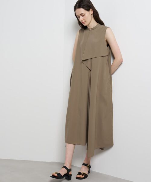 LANVIN en Bleu(ランバンオンブルー)の「ライトタフタアシンメトリーフレアワンピース(ワンピース・レディース・ブラック/チャコールグレー/ベージュ・36/38)」の3枚目の写真