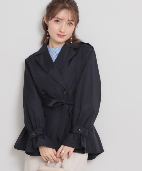 couture brooch（クチュールブローチ）の「【撥水・洗える】ハーフ トレンチコート（トレンチコート・レディース・ネイビー/ベージュ/アイボリー・40/42/38/36）」の8枚目の写真