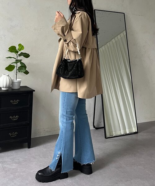 prose verse（プロズヴェール）の「パール付きサイドスリットフレアデニムパンツ（デニムパンツ・レディース・インディゴブルー/ブルー・PL/PM/LARGE/MEDIUM）」の16枚目の写真