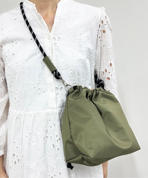 SPRUCE（スプルース）の「EM:クロスコードショルダー 軽量 巾着（ショルダーバッグ・レディース・ピンク/ブラック/カーキ・FREE）」の2枚目の写真