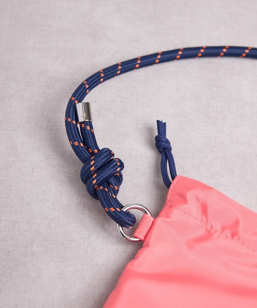 SPRUCE（スプルース）の「EM:クロスコードショルダー 軽量 巾着（ショルダーバッグ・レディース・ピンク/ブラック/カーキ・FREE）」の16枚目の写真