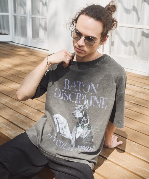 CASPER JOHN(キャスパージョン)の「Concept pigment T-shirts/コンセプトピグメントTシャツ(Tシャツ/カットソー・メンズ・ブラック系2/ブラック系4/ブラック系3/ブラック系1/ブラック系9/ブラック系8/ブラック系7/ブラック系6/ブラック系5・SMALL/X-SMALL/LARGE/MEDIUM)」の2枚目の写真