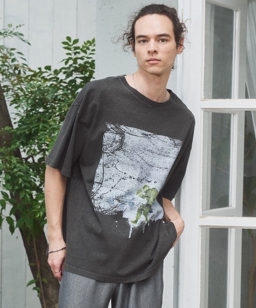 CASPER JOHN(キャスパージョン)の「Concept pigment T-shirts/コンセプトピグメントTシャツ(Tシャツ/カットソー・メンズ・ブラック系2/ブラック系4/ブラック系3/ブラック系1/ブラック系9/ブラック系8/ブラック系7/ブラック系6/ブラック系5・SMALL/X-SMALL/LARGE/MEDIUM)」の6枚目の写真
