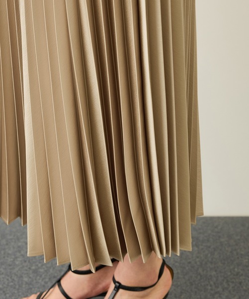 ROPE'（ロペ）の「シャイニープリーツスカート/イージーケア（スカート・レディース・ダークブラウン/ベージュ系その他・FREE）」の10枚目の写真