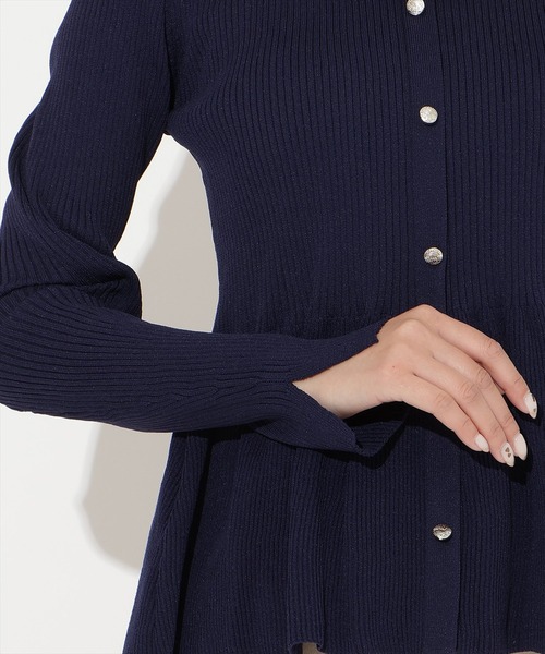 AND COUTURE(アンドクチュール)の「シャツ襟付きペプラムニットプルオーバー(ニット/セーター・レディース・ブラック/ネイビー/ベージュ・FREE)」の12枚目の写真