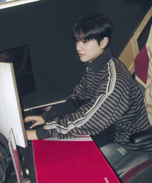 TRAVEL（トラベル）の「ストライプジャージトラックジャケットブラック（ナイロンジャケット）」