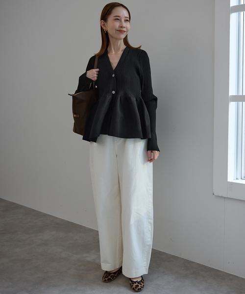 SLOBE IENA（スローブイエナ）の「《WEB限定/追加2》Vネックペプラムカーディガン（カーディガン/ボレロ・レディース・ブラック・FREE）」の4枚目の写真