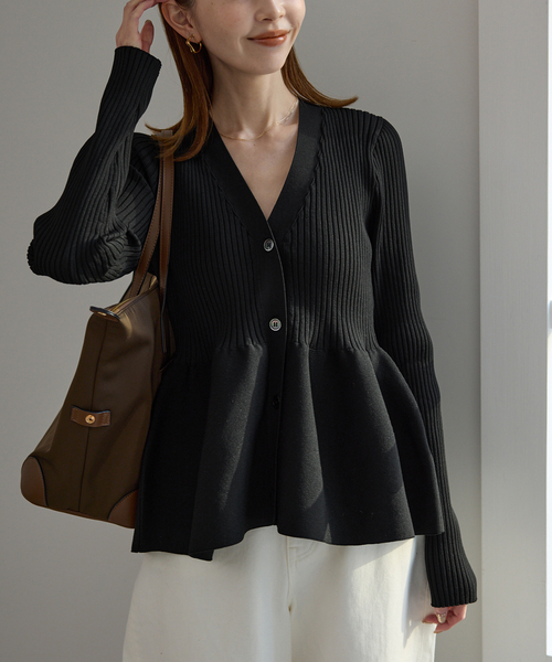 SLOBE IENA（スローブイエナ）の「《WEB限定/追加2》Vネックペプラムカーディガン（カーディガン/ボレロ・レディース・ブラック・FREE）」の7枚目の写真