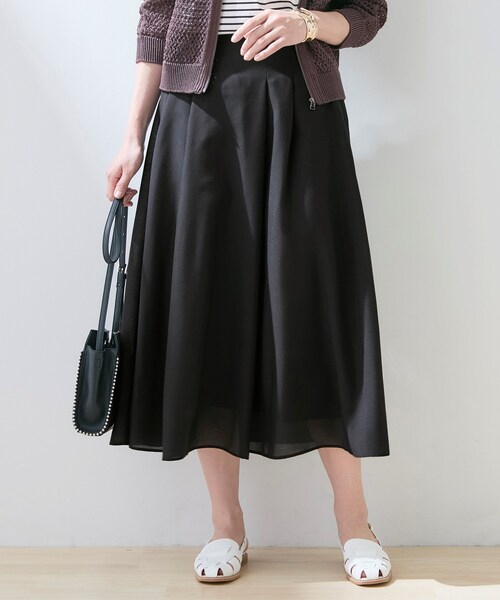 INDIVI（インディヴィ）の「【洗える／SETUP可能】シアーシャンブレータックフレアスカート（スカート・レディース・ライトグレー系3/ネイビー系2/ホワイト系3/ネイビー系3/ブラウン系その他4・36/40/38）」の5枚目の写真