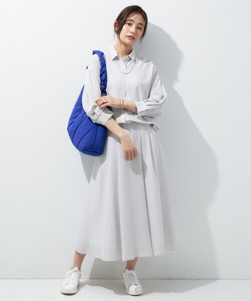 INDIVI（インディヴィ）の「【洗える／SETUP可能】シアーシャンブレータックフレアスカート（スカート・レディース・ライトグレー系3/ネイビー系2/ホワイト系3/ネイビー系3/ブラウン系その他4・36/40/38）」の11枚目の写真