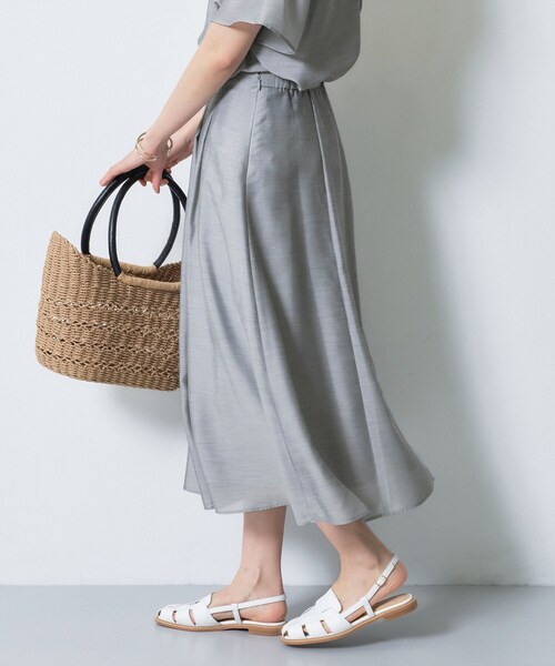 INDIVI（インディヴィ）の「【洗える／SETUP可能】シアーシャンブレータックフレアスカート（スカート・レディース・ライトグレー系3/ネイビー系2/ホワイト系3/ネイビー系3/ブラウン系その他4・36/40/38）」の17枚目の写真