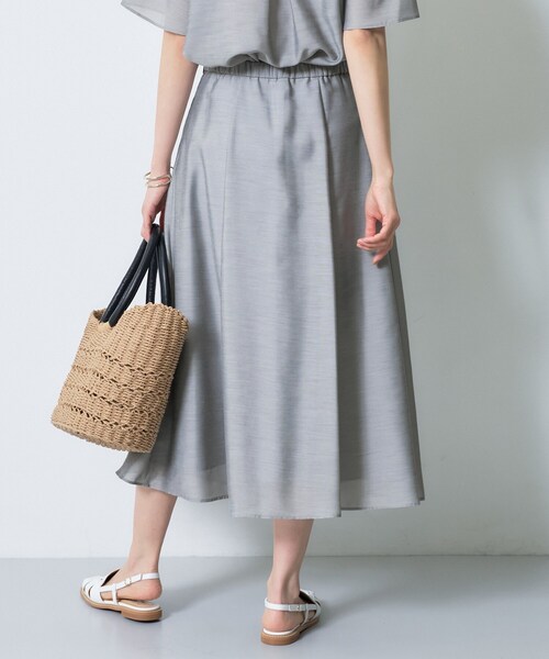 INDIVI（インディヴィ）の「【洗える／SETUP可能】シアーシャンブレータックフレアスカート（スカート・レディース・ライトグレー系3/ネイビー系2/ホワイト系3/ネイビー系3/ブラウン系その他4・36/40/38）」の18枚目の写真
