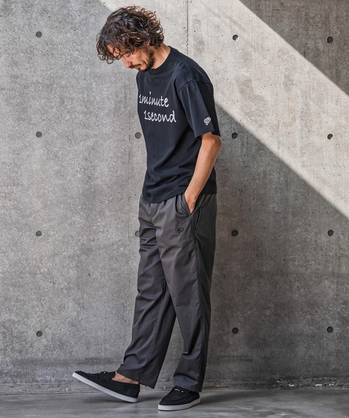 1minute 1second(ワンミニットワンセカンド)の「mt10278-7oz open-end cut & sewn (cursive big print) Tシャツ(1M26N210)(Tシャツ/カットソー・メンズ・ネイビー/ブラック/ホワイト×ブルー/ホワイト×ブラック・XL/L/M/S)」の8枚目の写真
