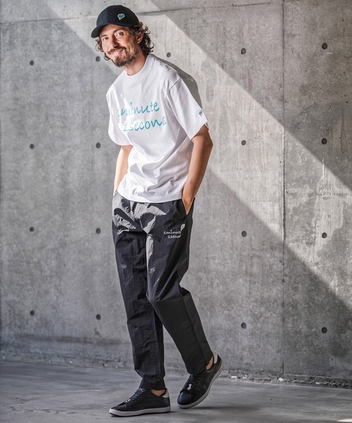 1minute 1second(ワンミニットワンセカンド)の「mt10278-7oz open-end cut & sewn (cursive big print) Tシャツ(1M26N210)(Tシャツ/カットソー・メンズ・ネイビー/ブラック/ホワイト×ブルー/ホワイト×ブラック・XL/L/M/S)」の15枚目の写真
