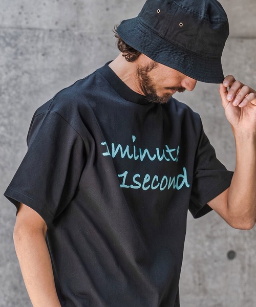 1minute 1second(ワンミニットワンセカンド)の「mt10278-7oz open-end cut & sewn (cursive big print) Tシャツ(1M26N210)(Tシャツ/カットソー・メンズ・ネイビー/ブラック/ホワイト×ブルー/ホワイト×ブラック・XL/L/M/S)」の17枚目の写真